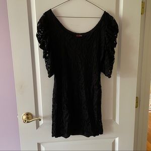 black lace 3/4 puff sleeve dress
